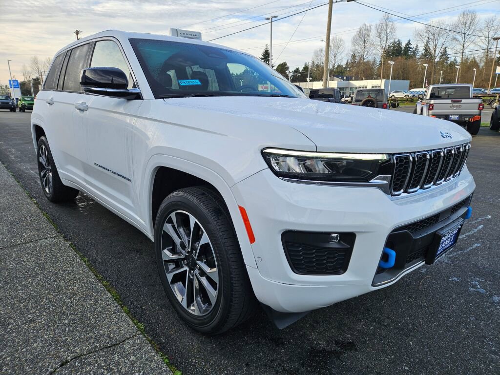 Used 2023 Jeep Grand Cherokee Overland w/ Luxury Tech Group IV image 7