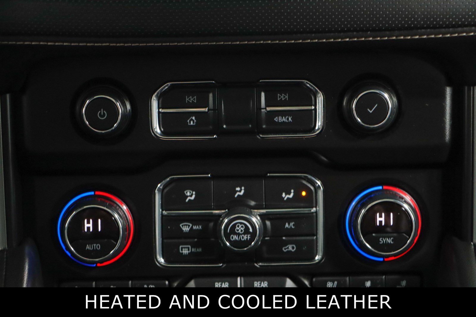 Used 2021 Chevrolet Suburban Premier w/ Premium Package image 21