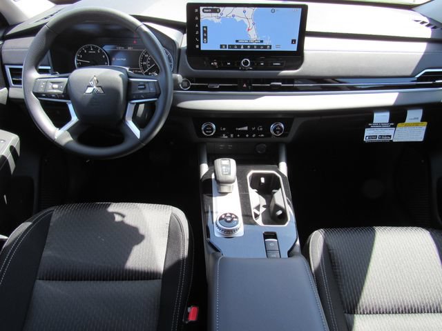 New 2026 Mitsubishi Outlander ES FWD image 16