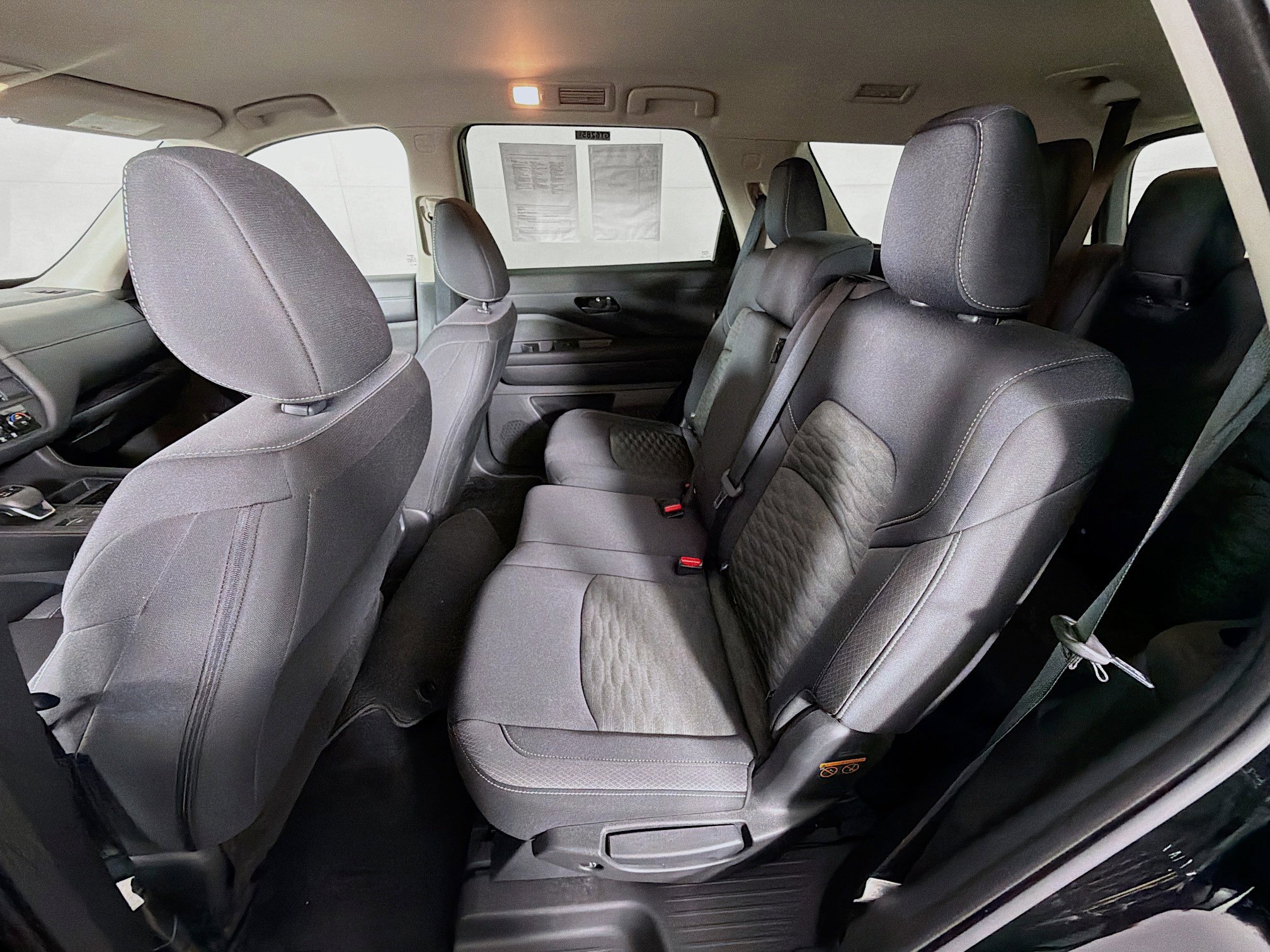 Used 2024 Nissan Pathfinder S image 21