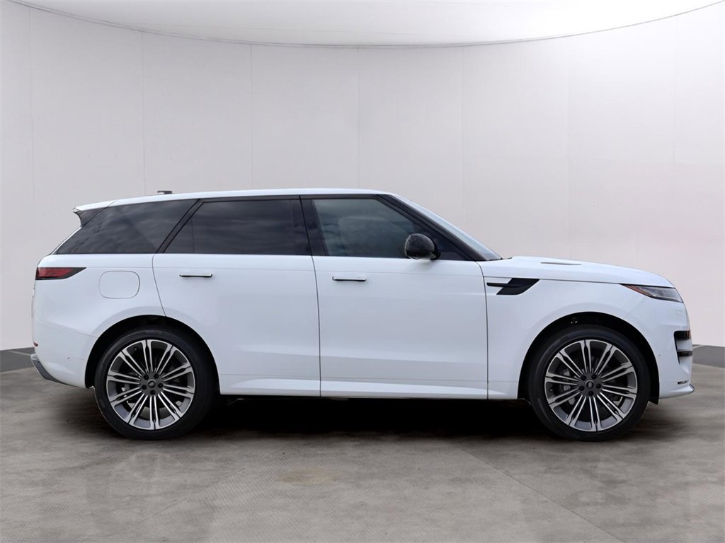 New 2025 Land Rover Range Rover Sport Dynamic SE image 4