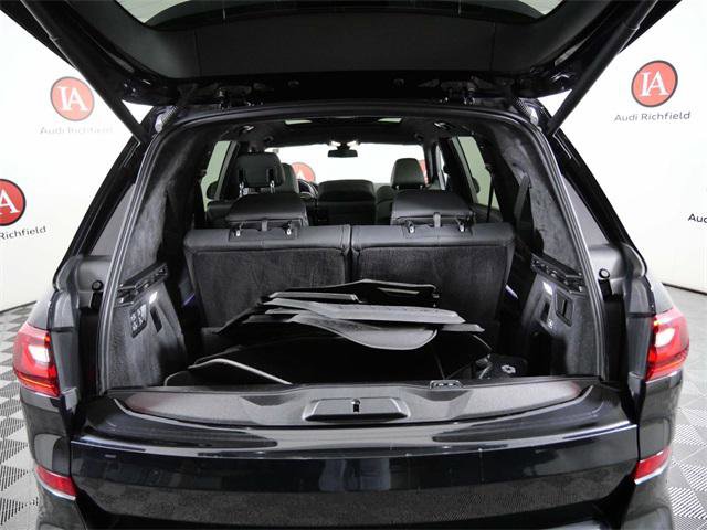 Used 2020 BMW X7 xDrive40i w/ M Sport Package image 10