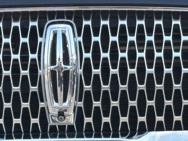 Used 2021 Lincoln Aviator Reserve w/ Equipment Group 201A AWD/4WD image 3