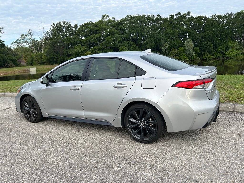 Used 2024 Toyota Corolla SE FWD image 4