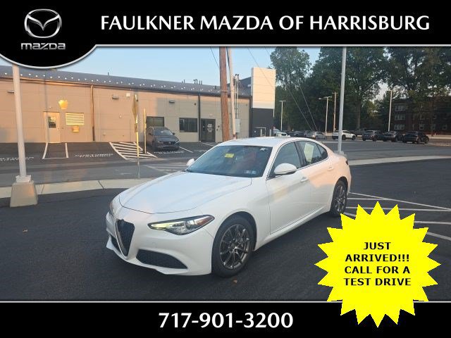 Used 2018 Alfa Romeo Giulia AWD image 1