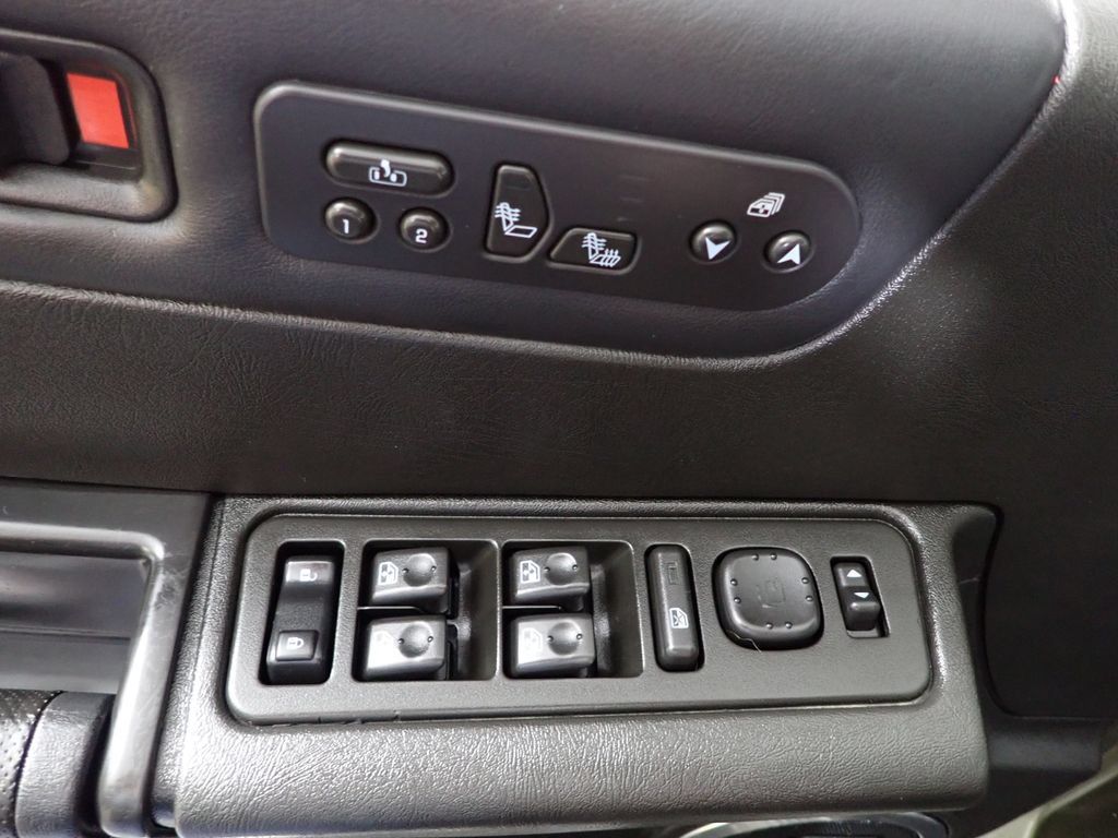 Used 2005 HUMMER H2 SUT w/ Preferred Equipment Group AWD/4WD image 20