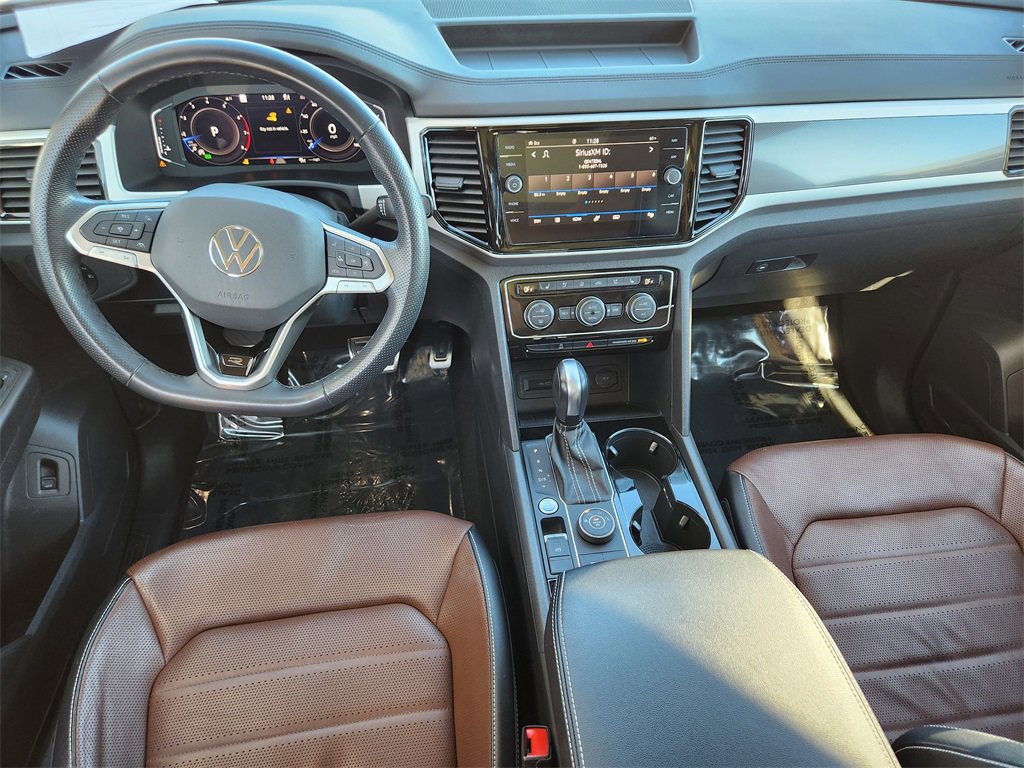 Used 2022 Volkswagen Atlas SEL Premium image 2