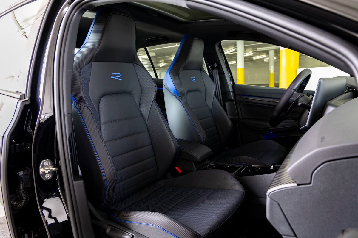 Used 2025 Volkswagen Golf R Black Edition image 30