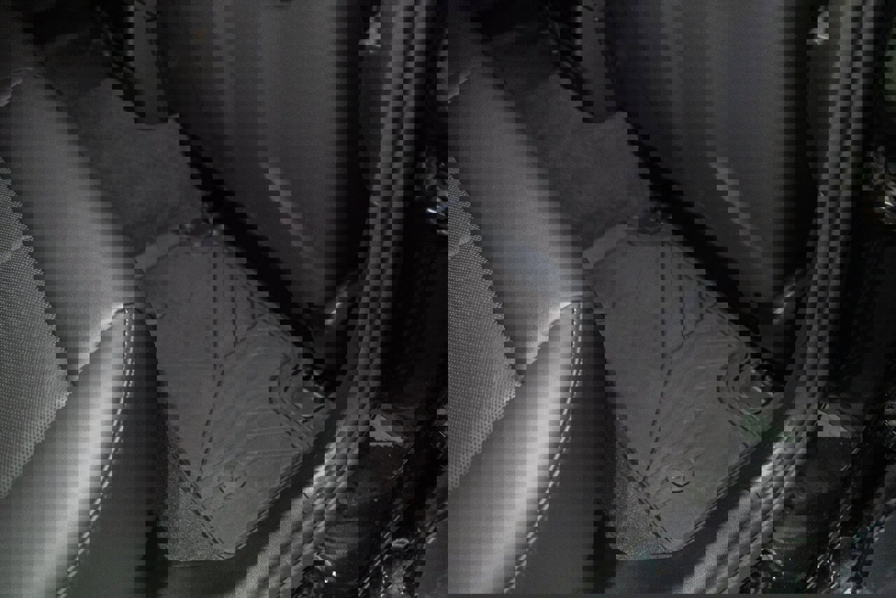 Used 2025 BMW M5 w/ Carbon Package image 44