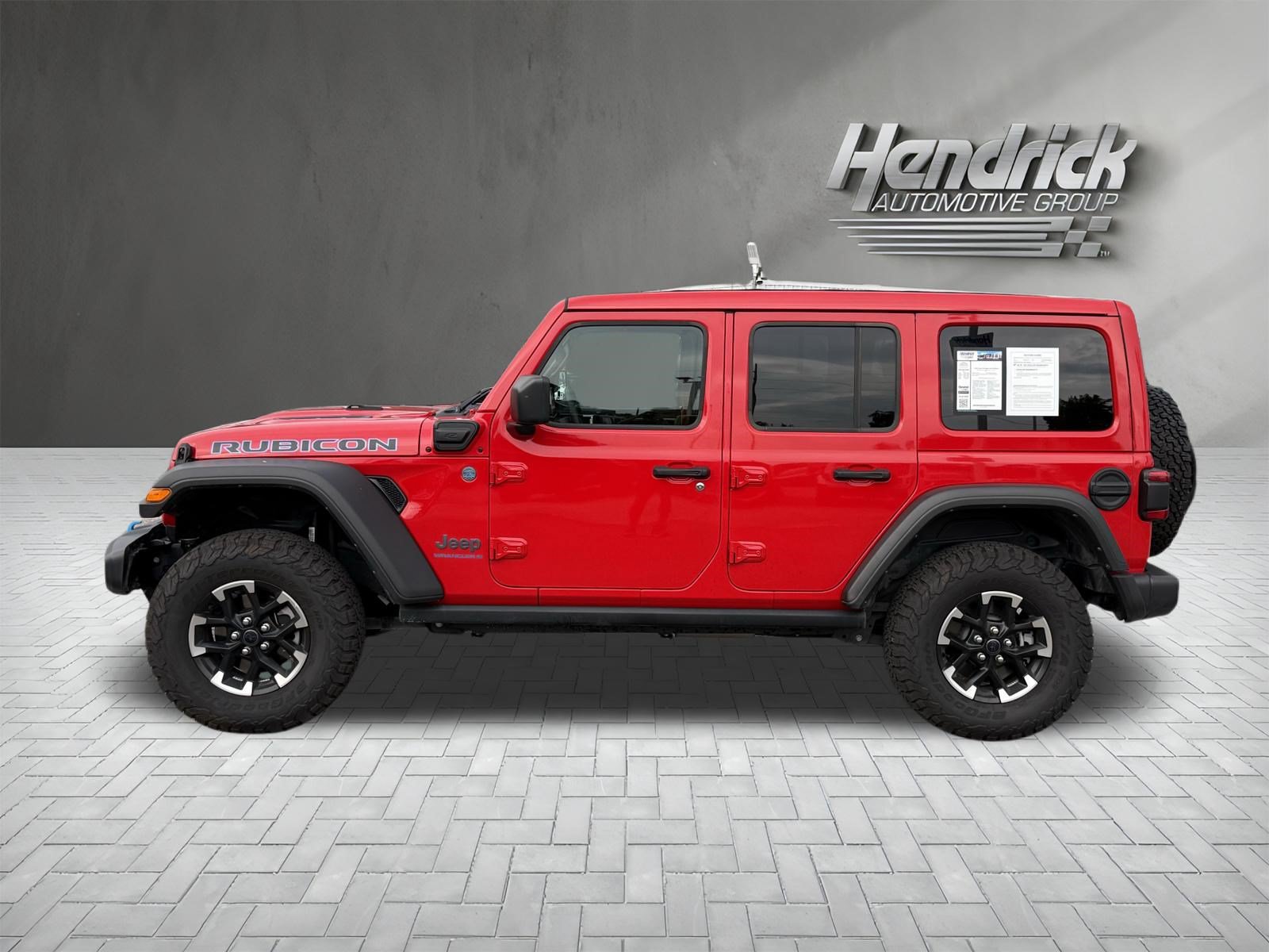Used 2025 Jeep Wrangler Unlimited Rubicon 4xe w/ Safety Group AWD/4WD image 7