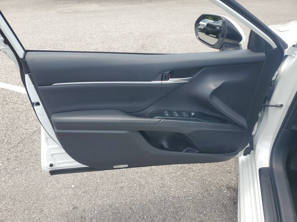 Used 2020 Toyota Camry XSE FWD image 23