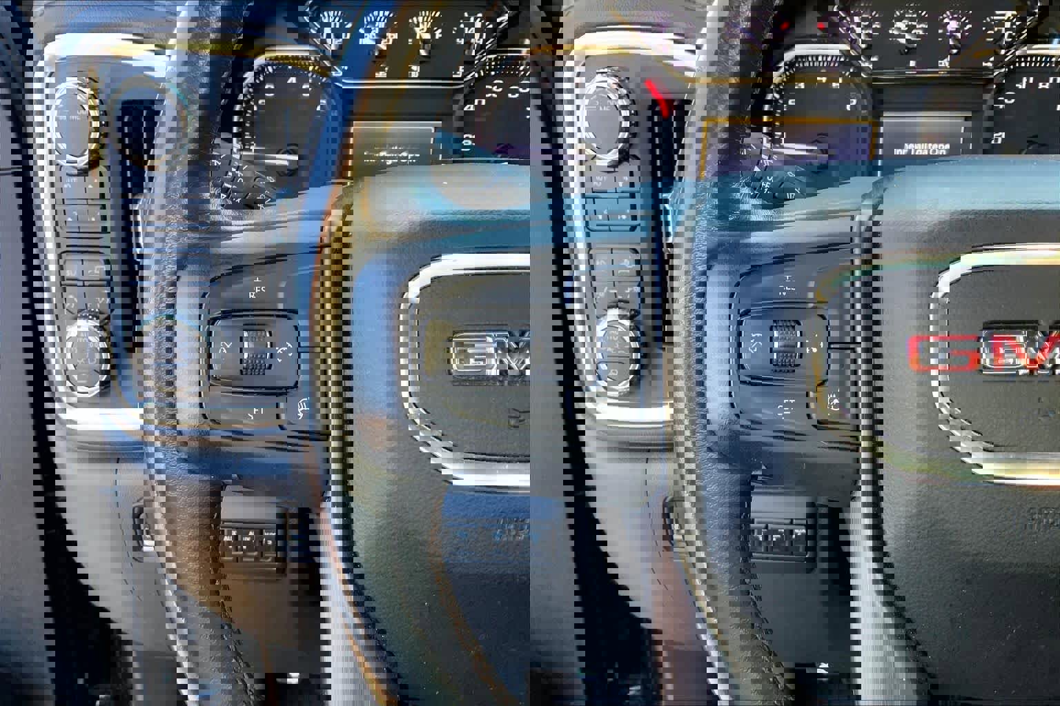 Used 2022 GMC Sierra 2500 AT4 w/ Gooseneck/5TH Wheel Package image 22