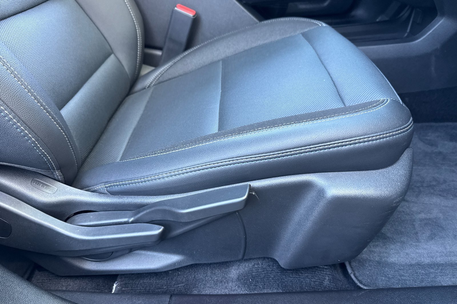 Used 2024 Chevrolet Equinox EV LT FWD image 21