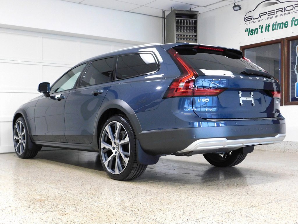 Used 2026 Volvo V90 B6 Cross Country Ultra image 6