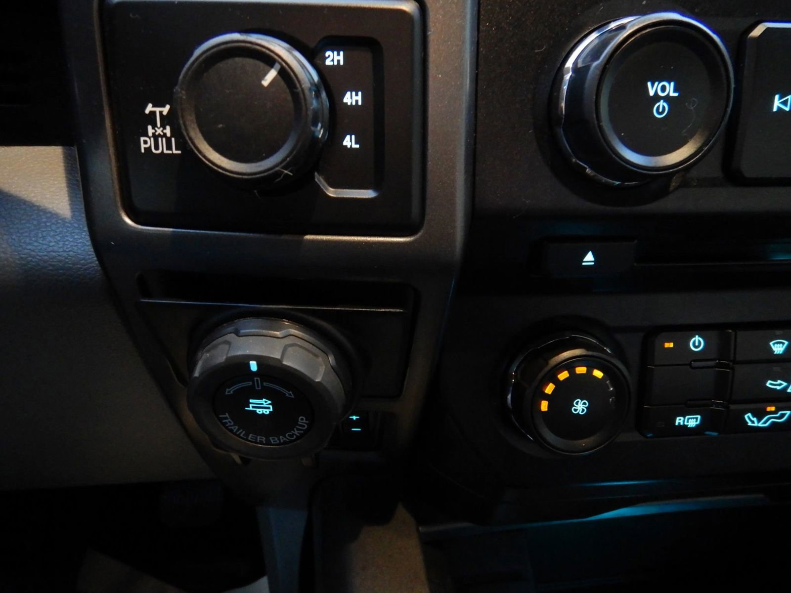 Used 2017 Ford F150 XLT w/ Equipment Group 301A Mid image 16