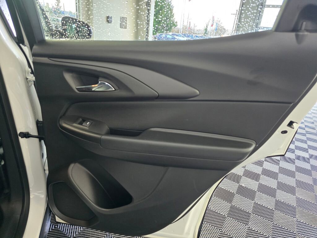 Used 2023 Chevrolet TrailBlazer LT w/ Convenience Package image 41