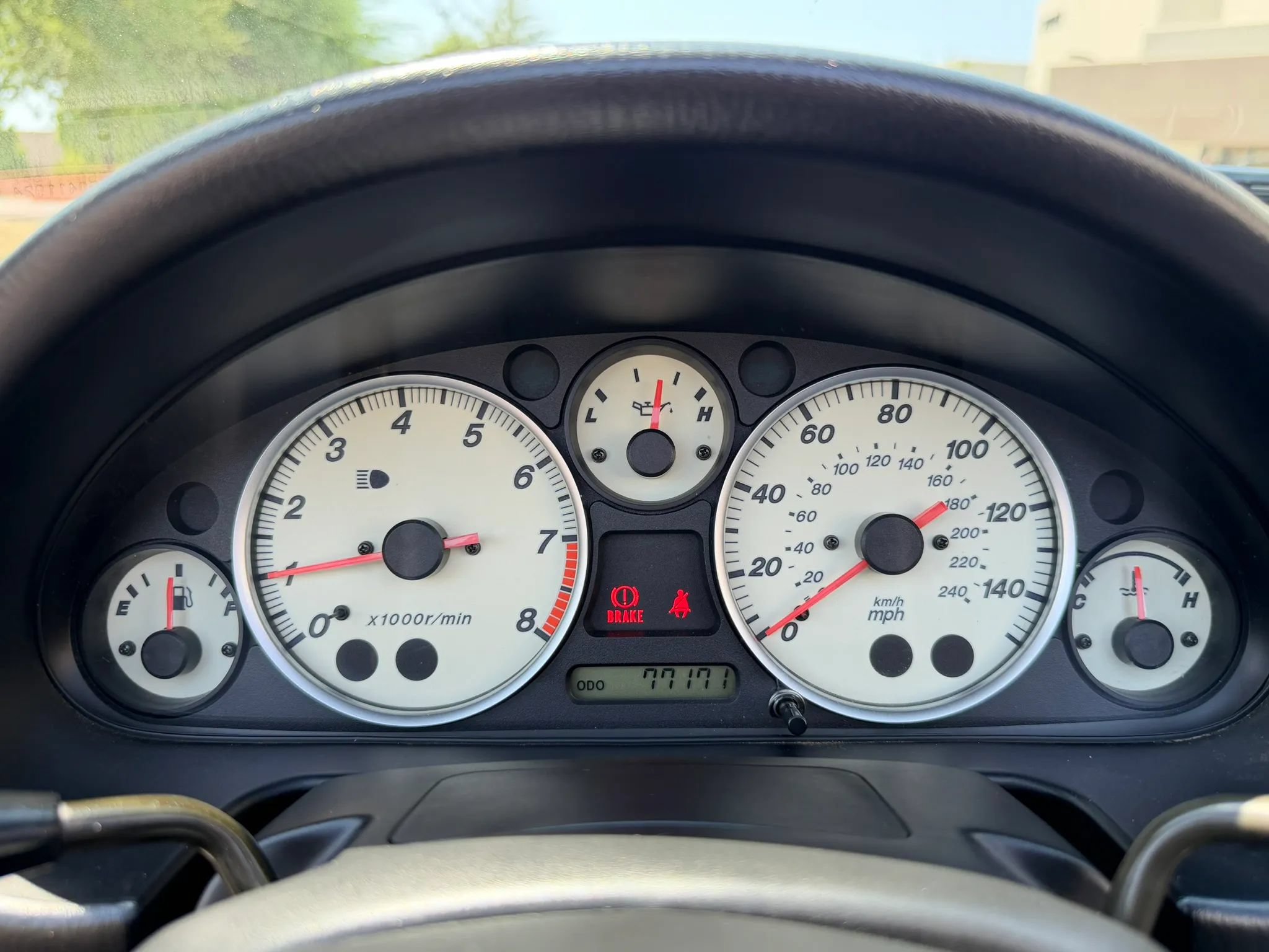 Used 2005 MAZDA MX-5 Miata LS RWD image 17