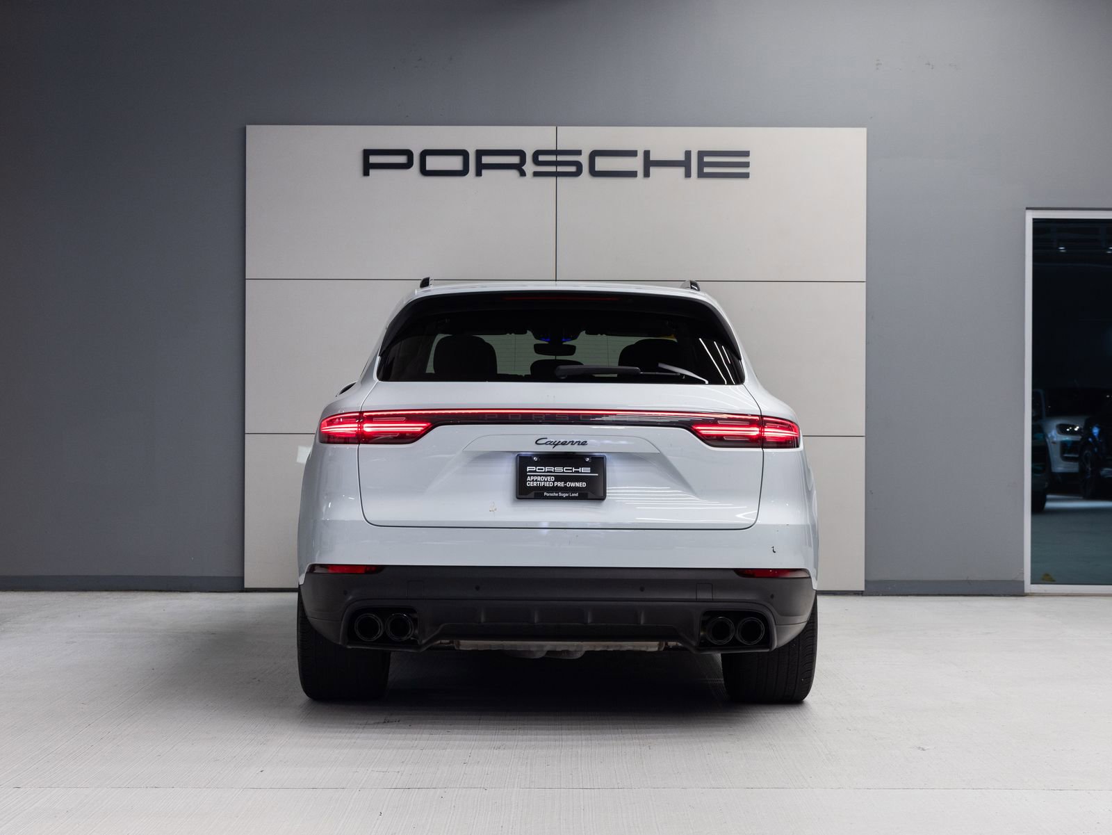 Certified 2023 Porsche Cayenne Platinum Edition AWD/4WD image 6