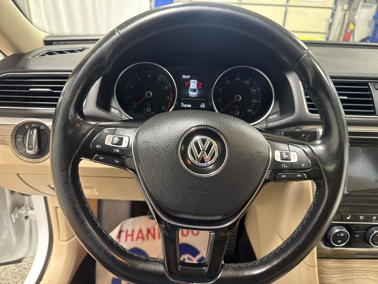 Used 2017 Volkswagen Passat 1.8T SEL Premium FWD image 19