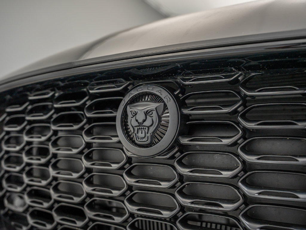 Used 2024 Jaguar F-TYPE R AWD/4WD image 12