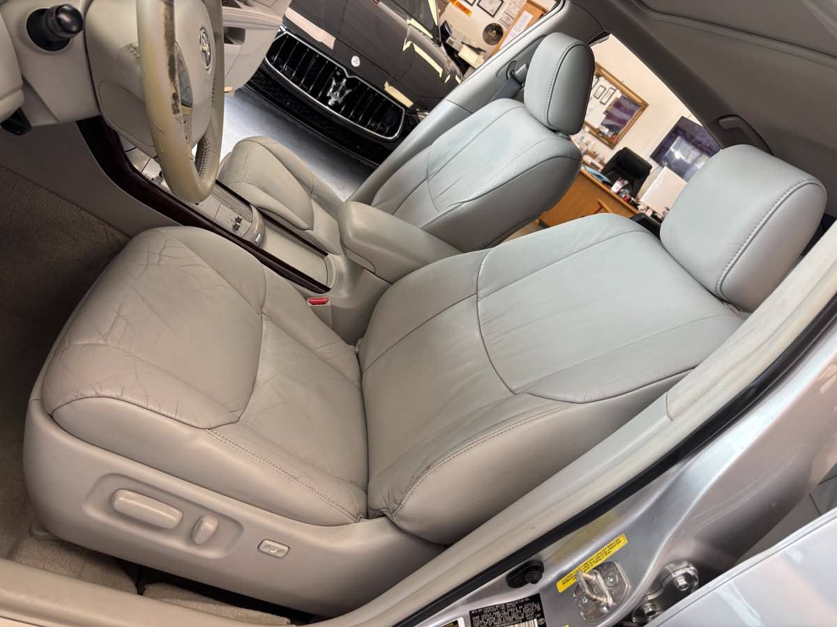 Used 2009 Toyota Avalon XLS FWD image 19