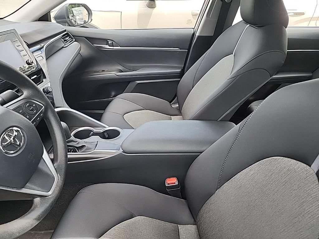 Used 2021 Toyota Camry LE FWD image 17