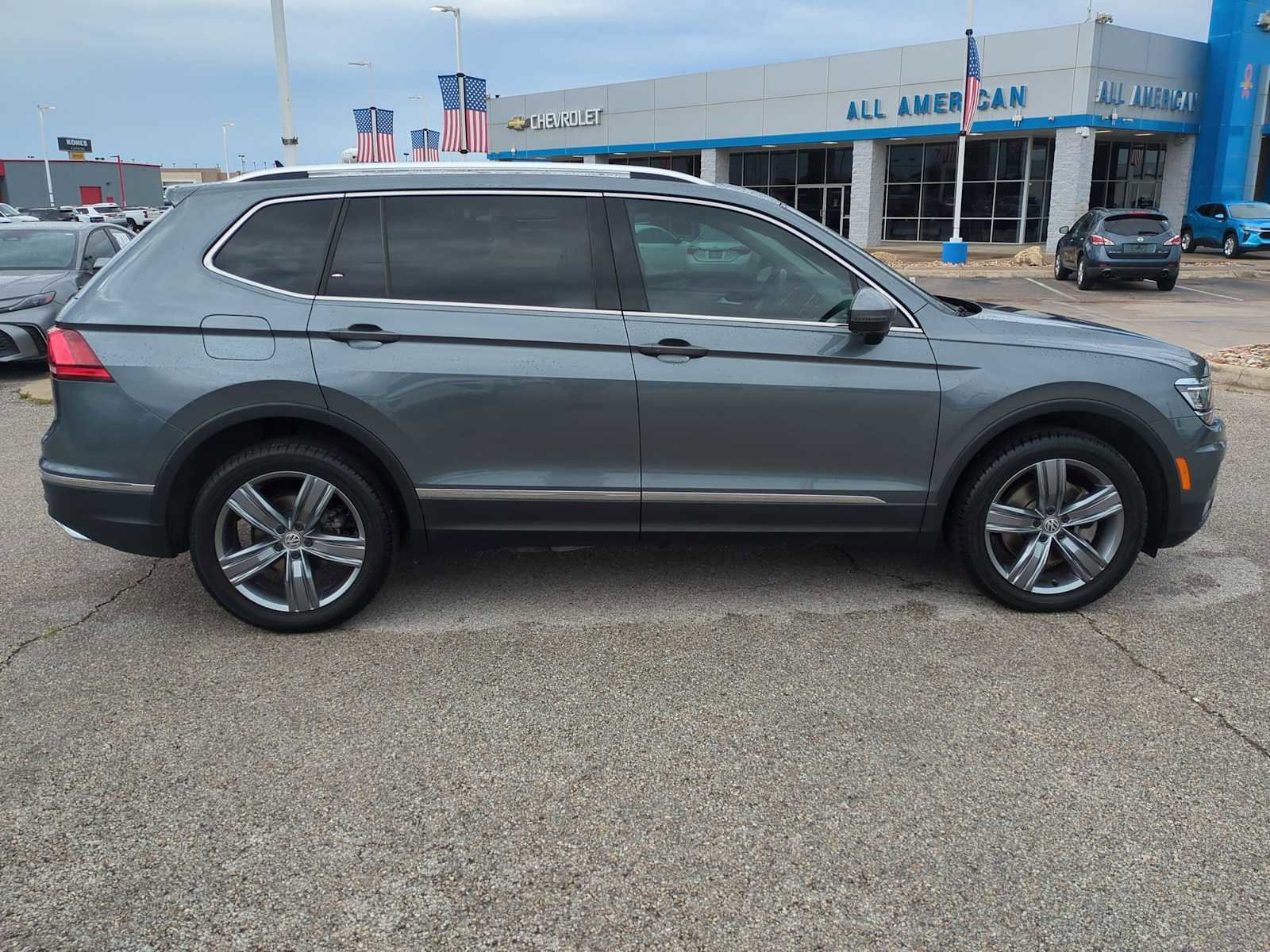 Used 2019 Volkswagen Tiguan SEL Premium AWD/4WD image 9