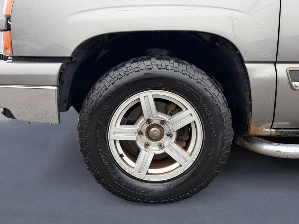 Used 2006 Chevrolet Silverado 1500 LT w/ Light Duty Power Package image 9