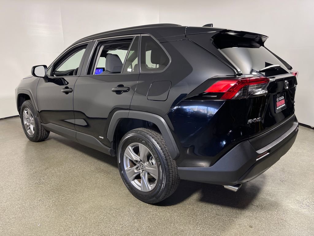 Certified 2025 Toyota RAV4 LE AWD/4WD image 5