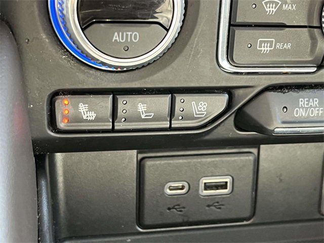 Used 2021 GMC Yukon SLT w/ Rear Media and Nav Package image 25