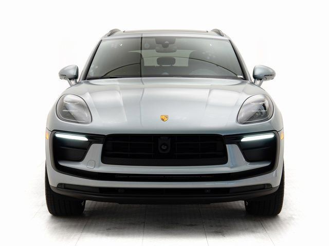 Certified 2025 Porsche Macan image 29