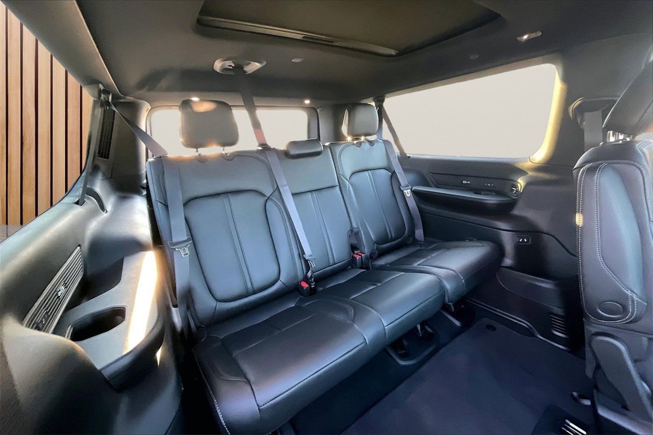 New 2026 Jeep Grand Wagoneer L Limited w/ Premium Group II image 26