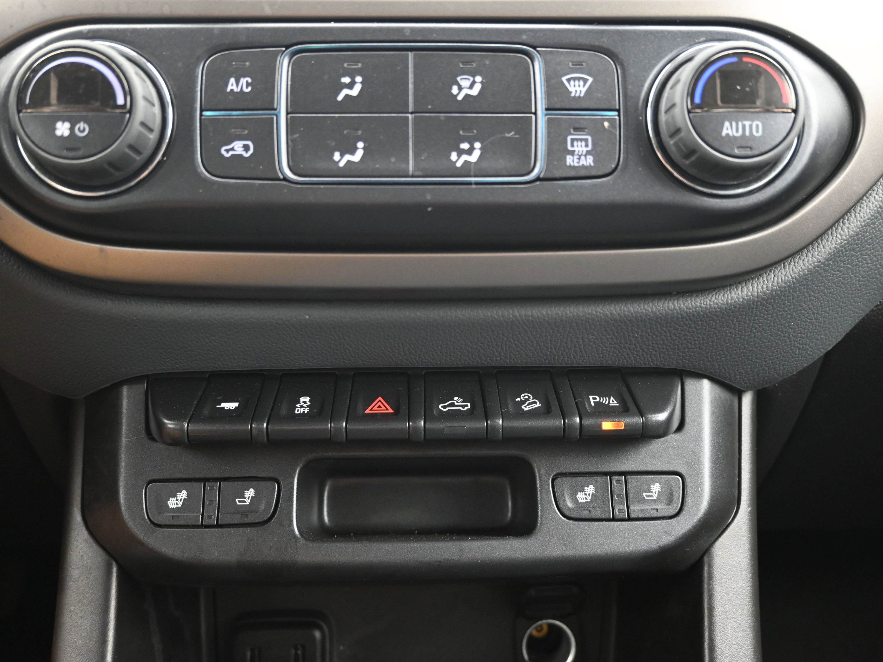 Used 2022 Chevrolet Colorado Z71 image 17