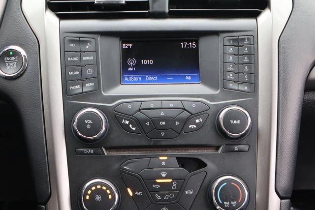 Used 2017 Ford Fusion SE FWD image 18