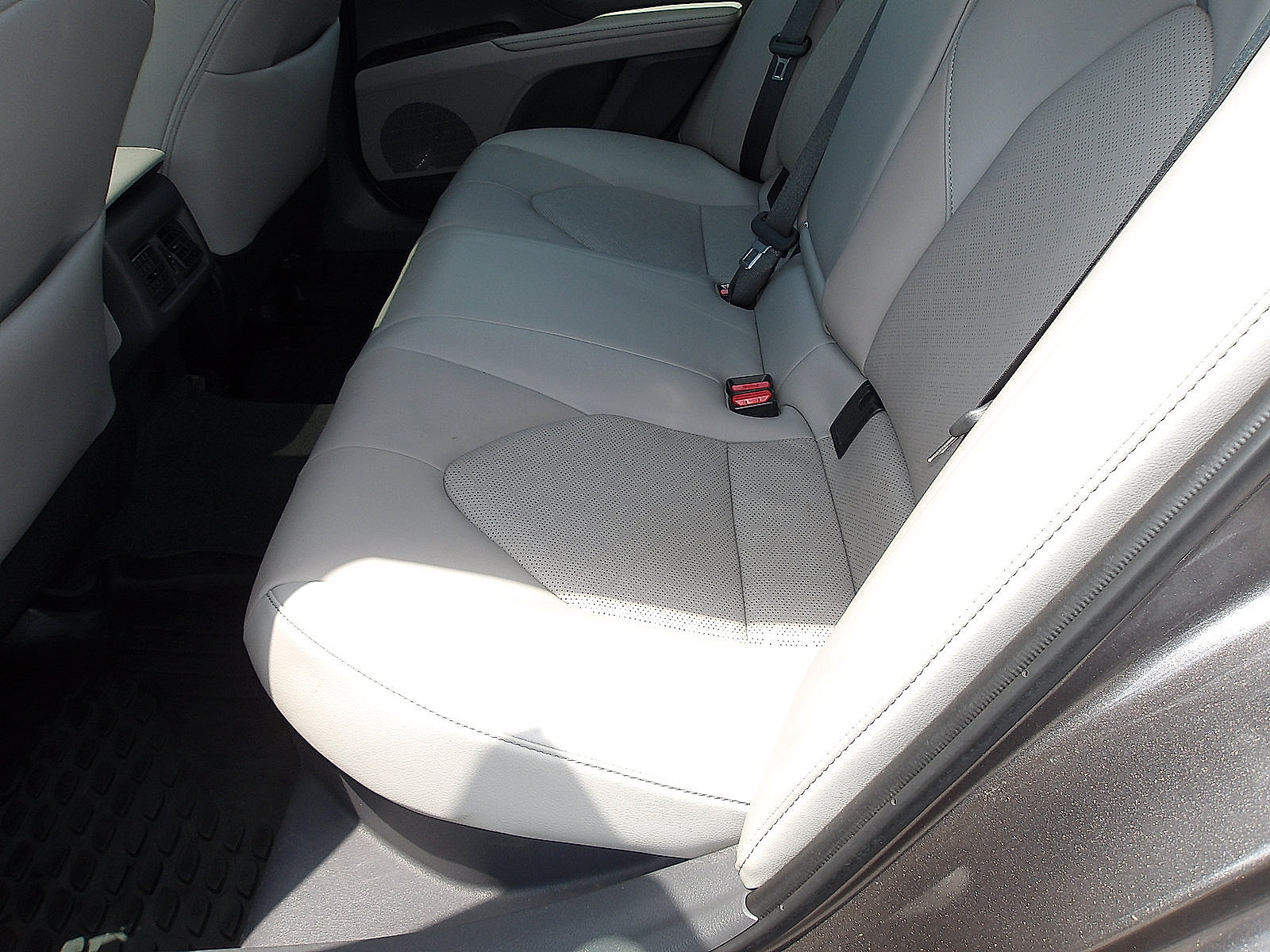Used 2023 Toyota Camry XSE w/ Cold Weather Package FWD image 12