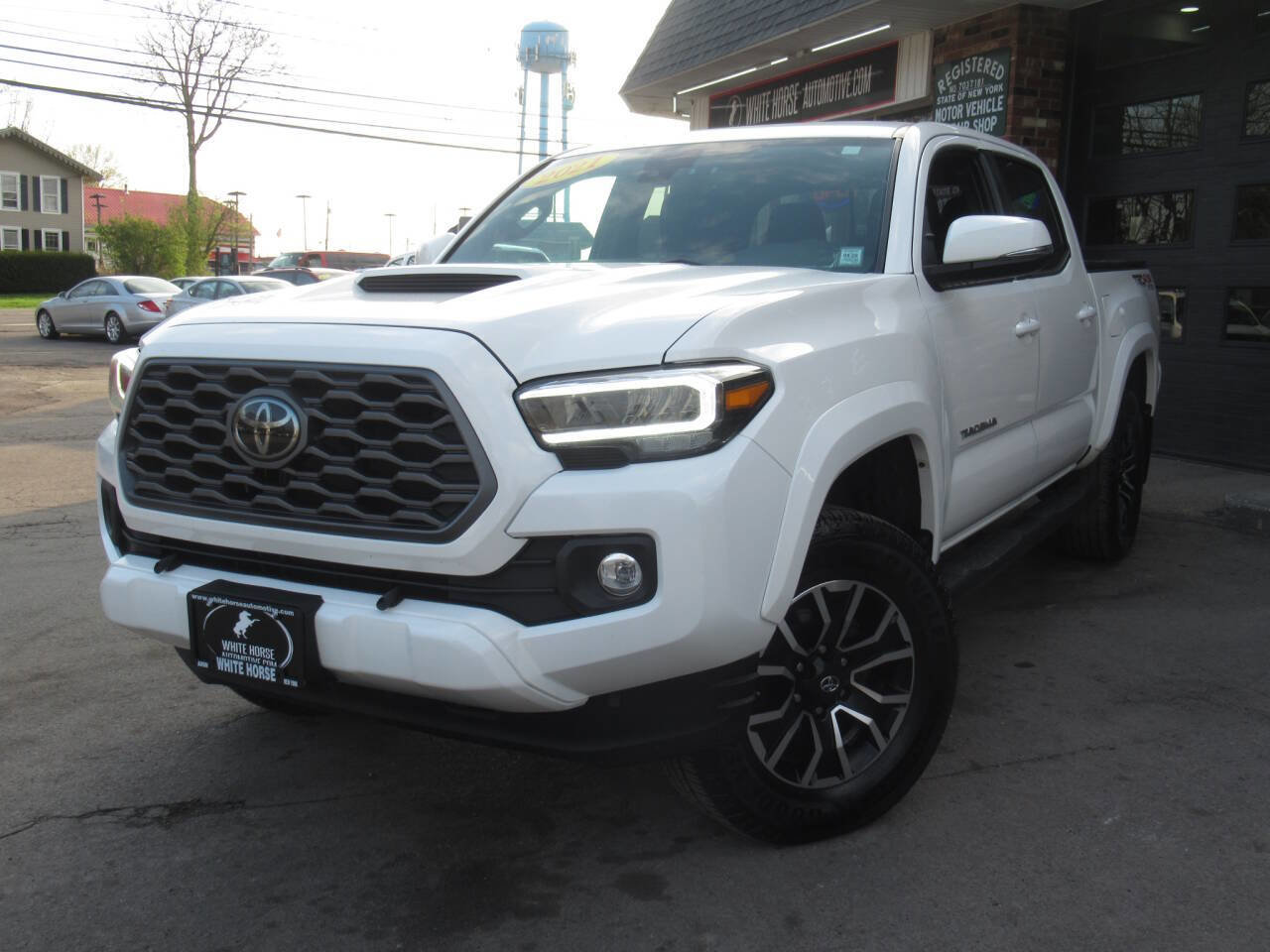 Used 2021 Toyota Tacoma TRD Sport w/ Technology Package AWD/4WD image 30
