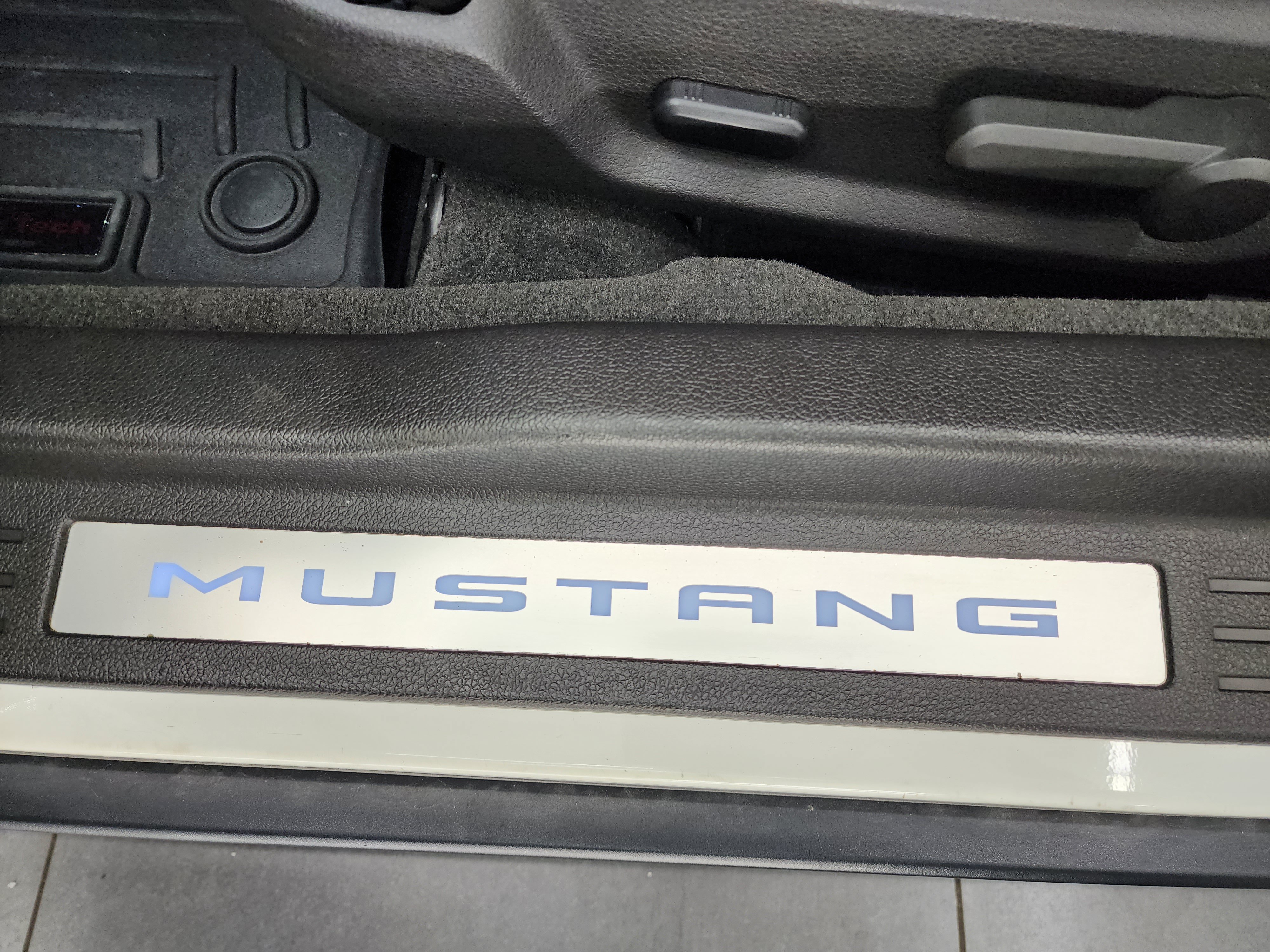 Used 2011 Ford Mustang GT Premium w/ Security Pkg RWD image 56