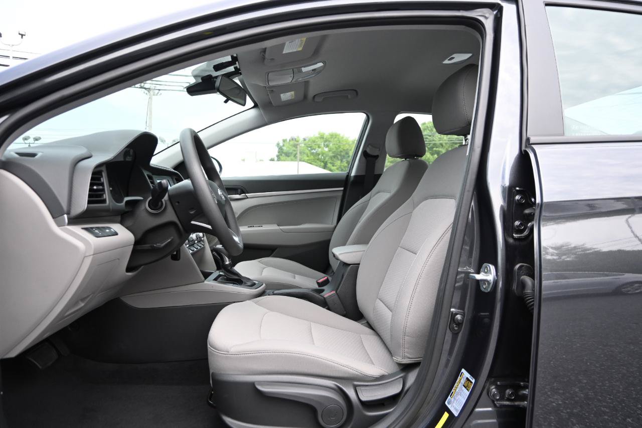 Used 2020 Hyundai Elantra SE FWD image 13