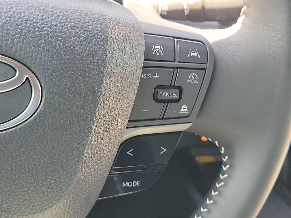 Used 2026 Toyota Camry SE AWD/4WD image 10