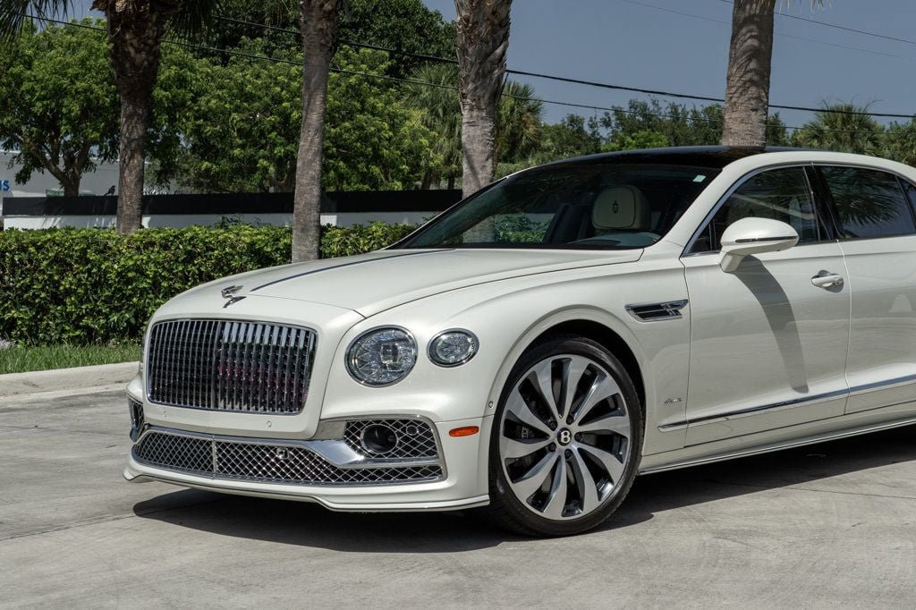 Used 2023 Bentley Flying Spur Azure AWD/4WD image 2