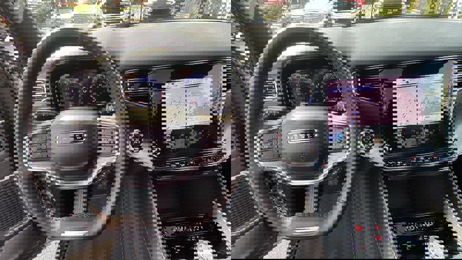 Used 2025 Jeep Wagoneer 4WD w/ Premium Group I image 5