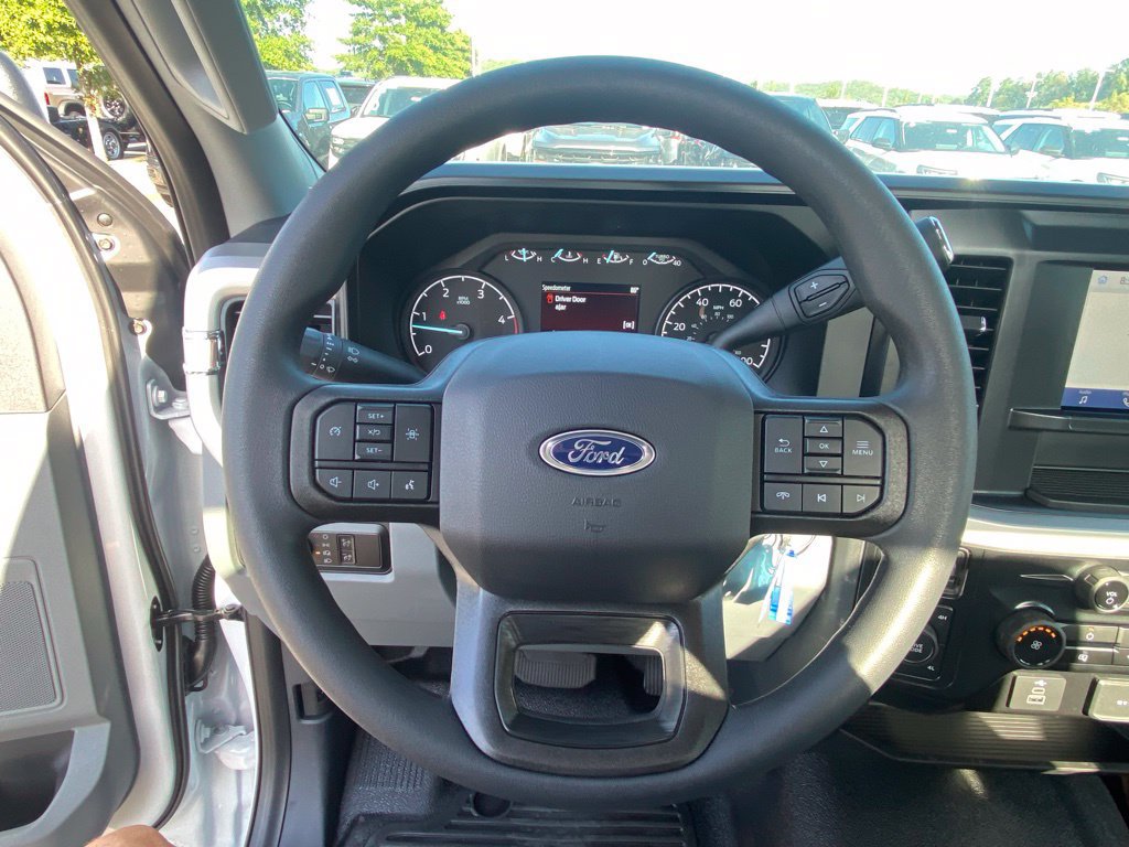 New 2026 Ford F350 XL w/ XL Chrome Package AWD/4WD image 13