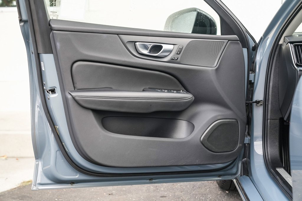 Used 2024 Volvo S60 B5 Core image 19