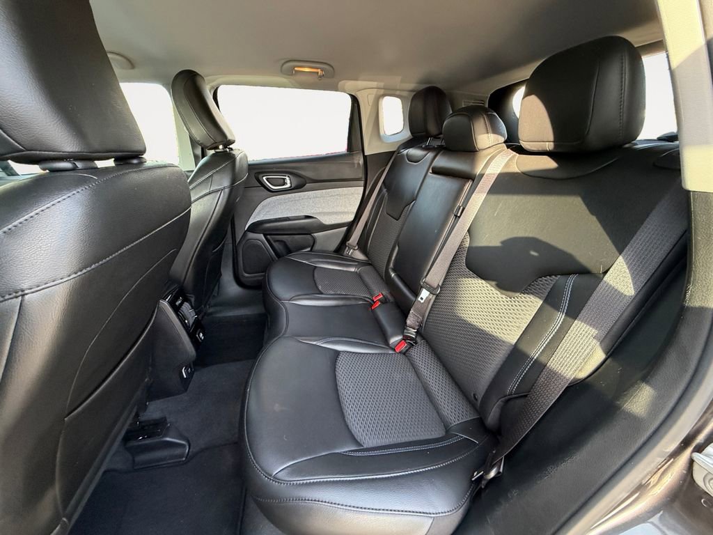 Used 2022 Jeep Compass Latitude image 13
