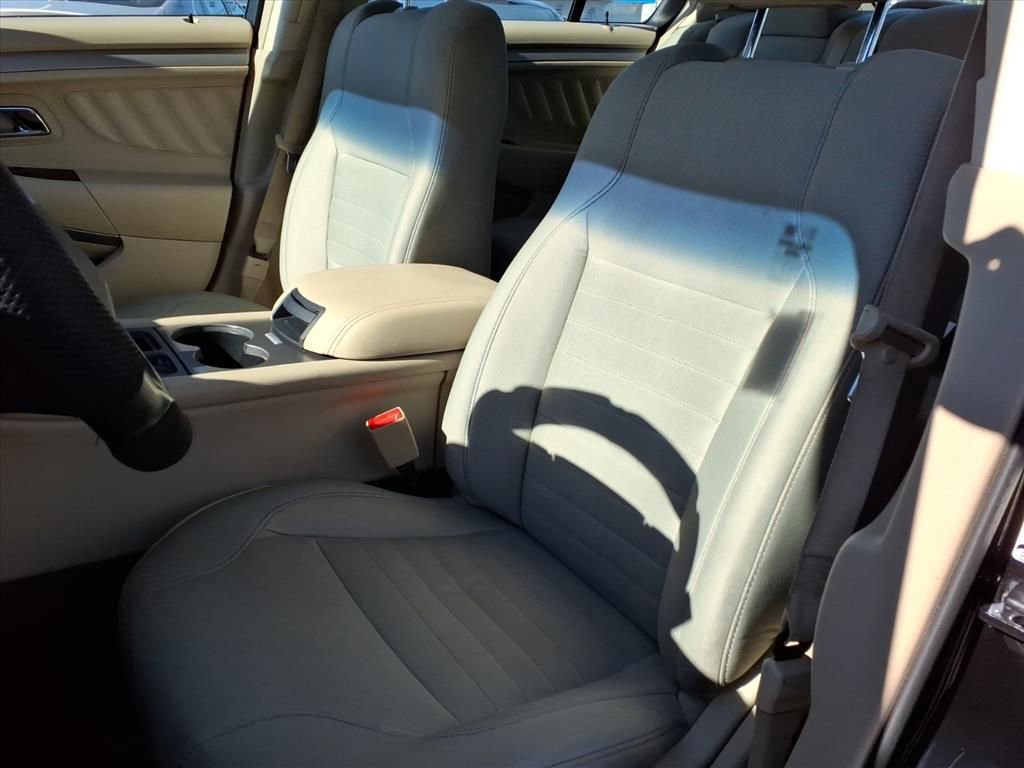 Used 2017 Ford Taurus SE image 29