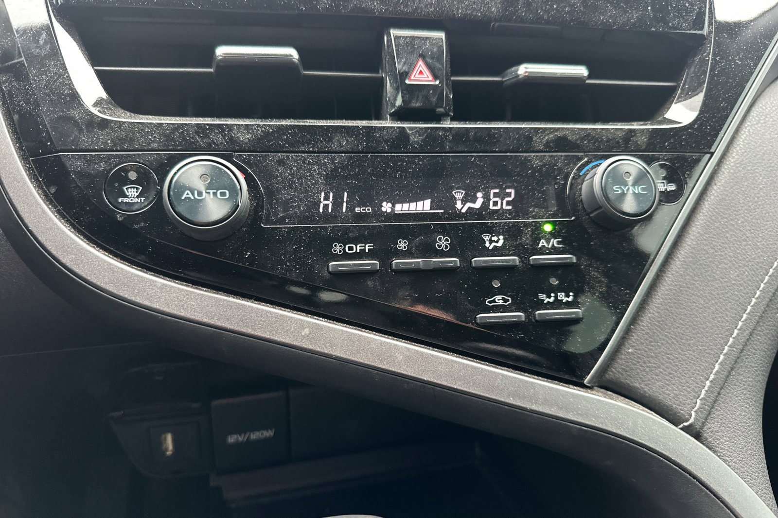 Used 2022 Toyota Camry SE image 27