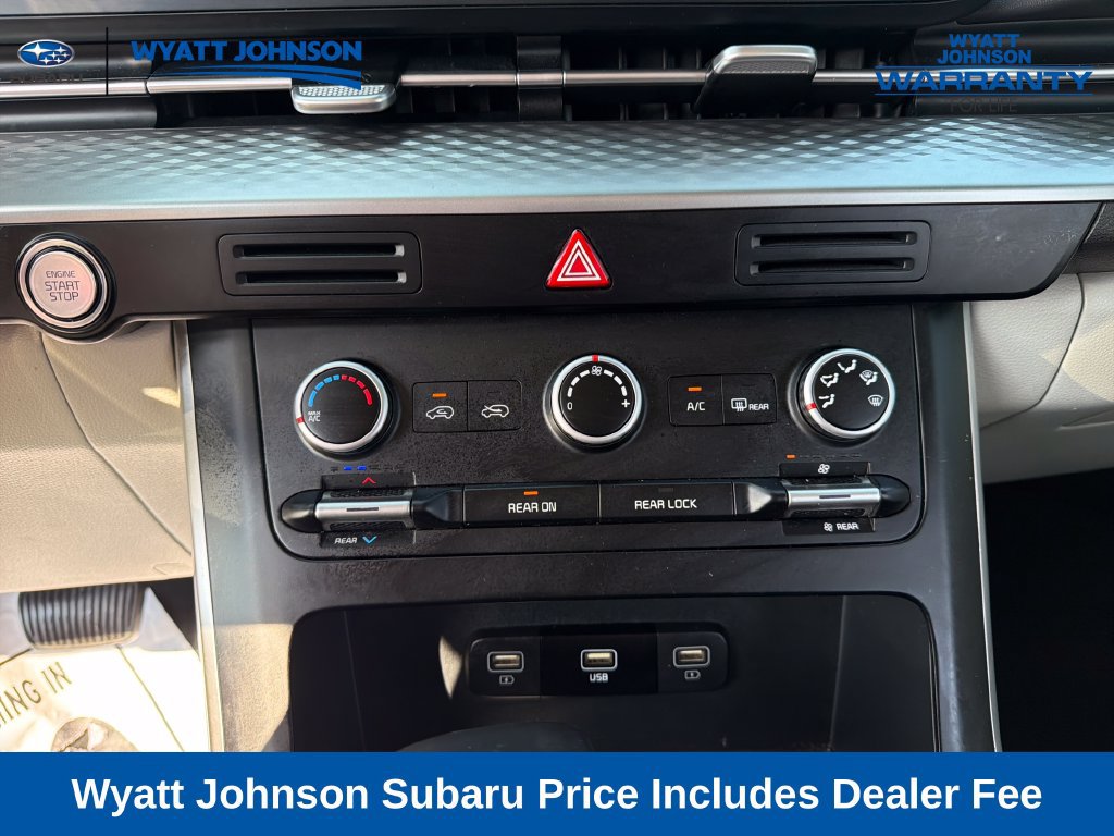 Used 2024 Kia Carnival LX FWD image 24