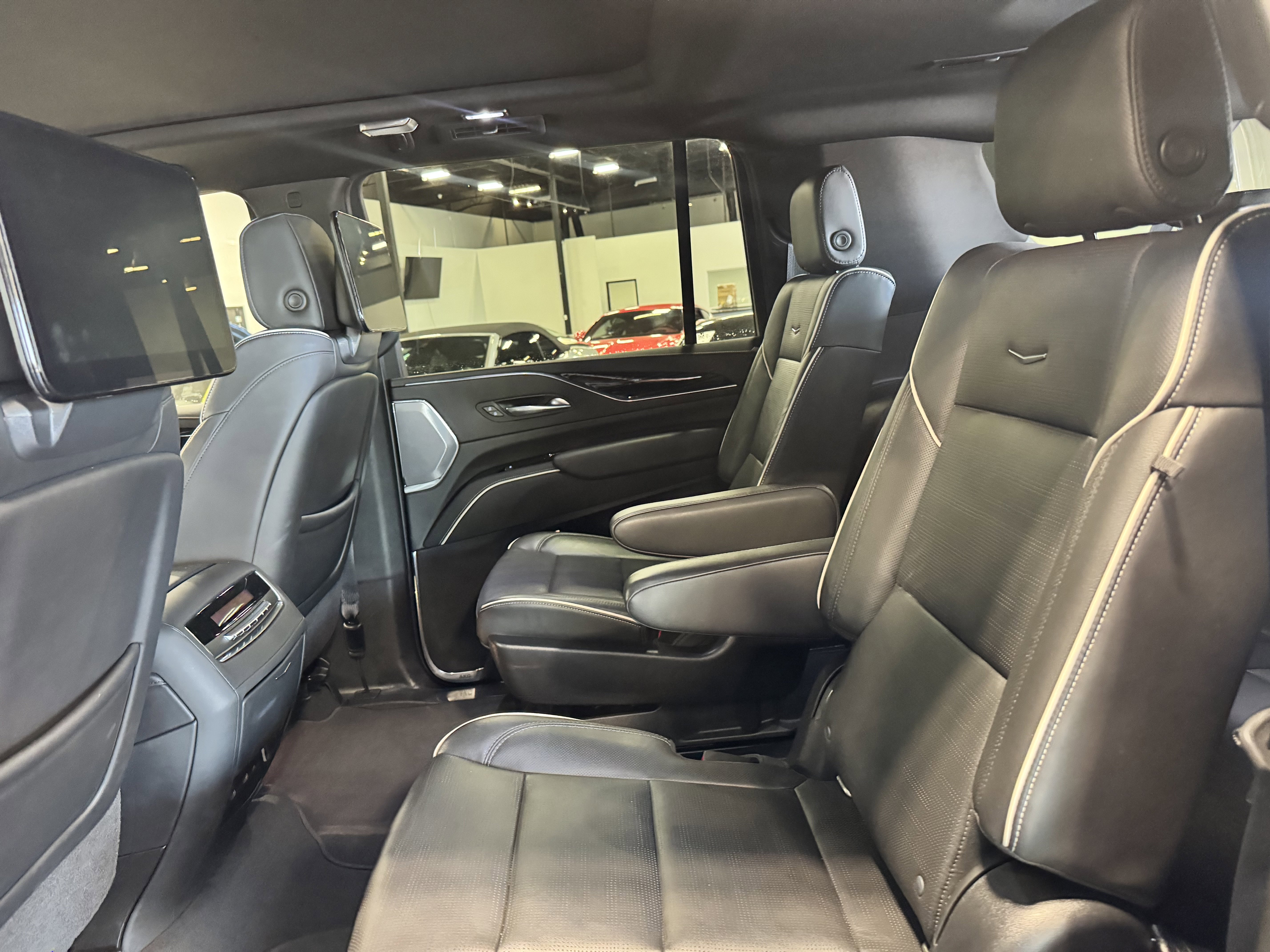 Used 2021 Cadillac Escalade ESV Sport w/ Driver Assist Tech Package image 28