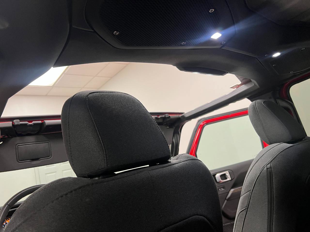 Used 2025 Jeep Wrangler Unlimited Sahara image 66