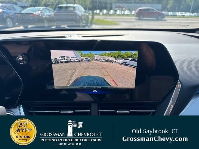 New 2026 Chevrolet Trax LT w/ Driver Confidence Package FWD image 2